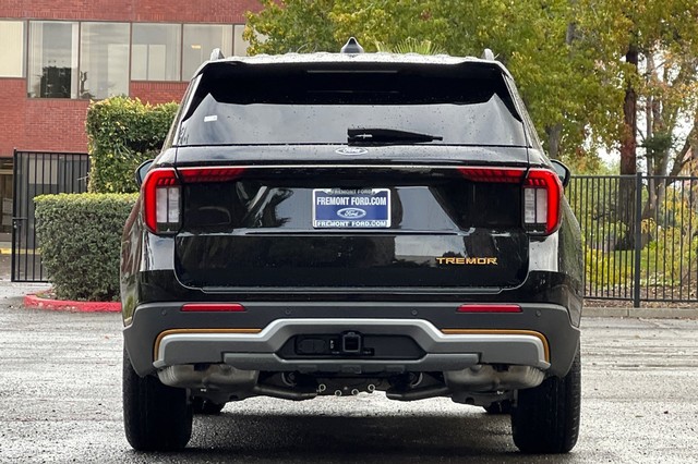 Ford Explorer Vehicle Full-screen Gallery Image 04