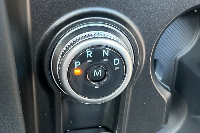 Ford Explorer Vehicle Full-screen Gallery Image 25