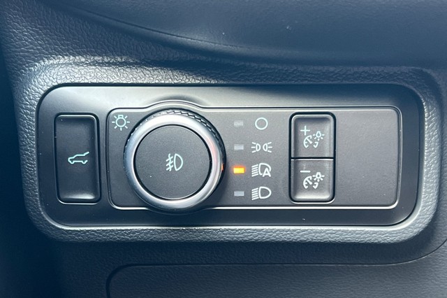 Ford Explorer Vehicle Full-screen Gallery Image 31