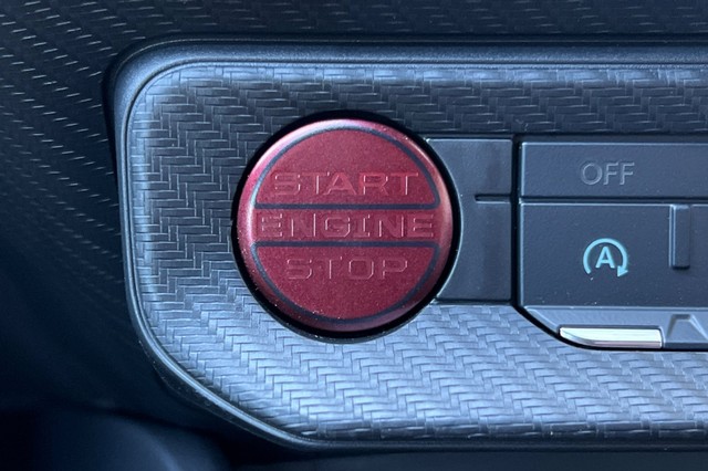 Ford Mustang Vehicle Full-screen Gallery Image 22