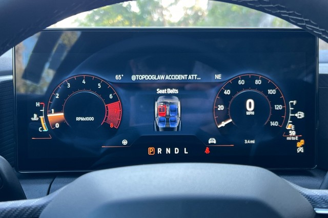 Ford Mustang Vehicle Full-screen Gallery Image 26