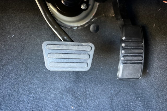 Ford Mustang Vehicle Full-screen Gallery Image 30