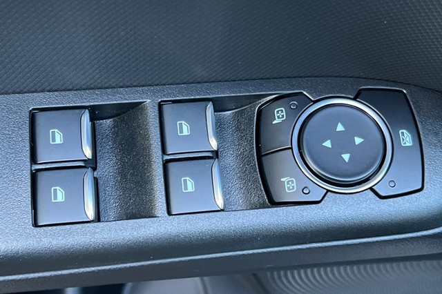 Ford Bronco Sport Vehicle Full-screen Gallery Image 11