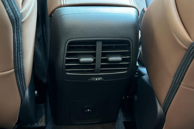 Ford Bronco Sport Vehicle Full-screen Gallery Image 13