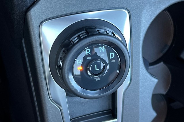 Ford Bronco Sport Vehicle Full-screen Gallery Image 25