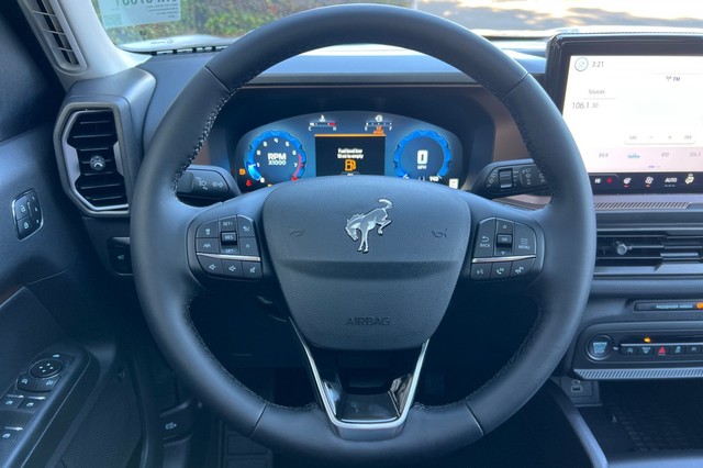 Ford Bronco Sport Vehicle Full-screen Gallery Image 27