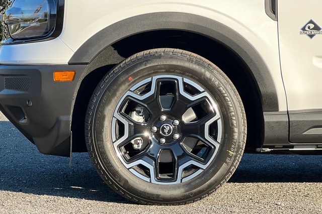 Ford Bronco Sport Vehicle Full-screen Gallery Image 32