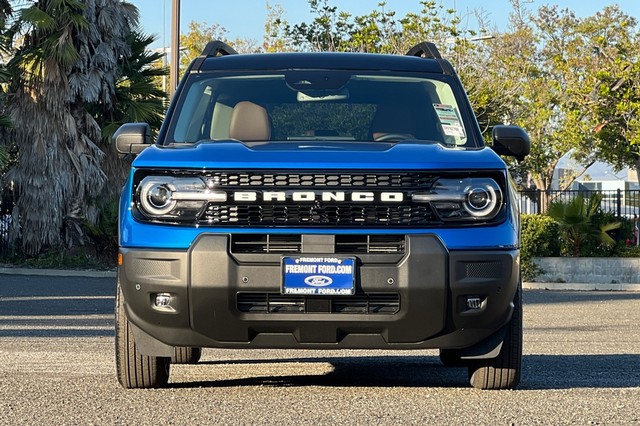Ford Bronco Sport Vehicle Full-screen Gallery Image 08