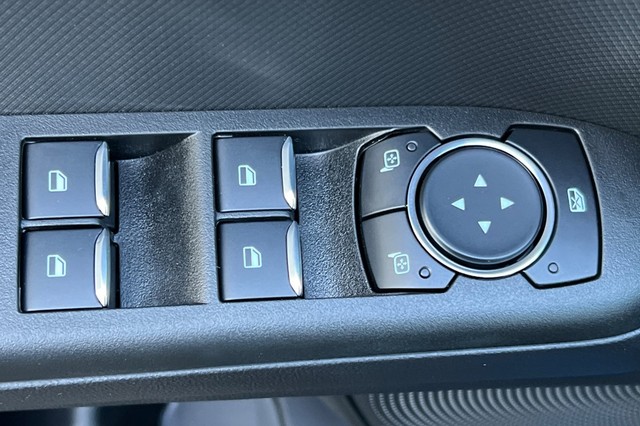 Ford Bronco Sport Vehicle Full-screen Gallery Image 11