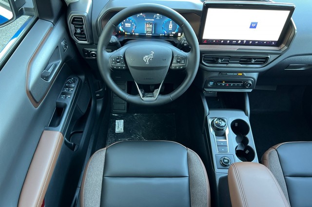 Ford Bronco Sport Vehicle Full-screen Gallery Image 15