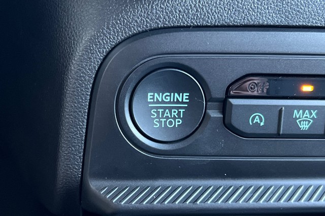 Ford Bronco Sport Vehicle Full-screen Gallery Image 25