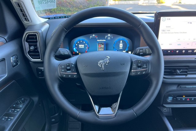 Ford Bronco Sport Vehicle Full-screen Gallery Image 26