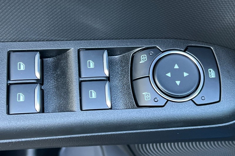 Ford Bronco Sport Vehicle Full-screen Gallery Image 11