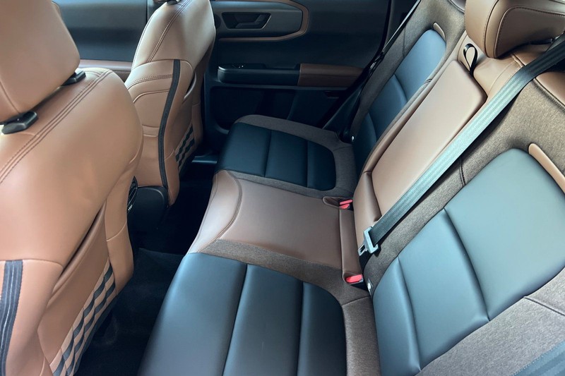 Ford Bronco Sport Vehicle Full-screen Gallery Image 12