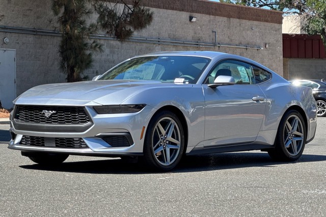 Ford Mustang Vehicle Full-screen Gallery Image 07