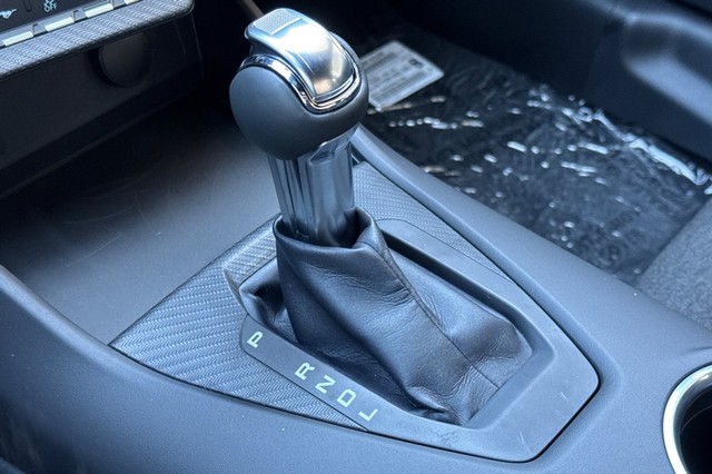 Ford Mustang Vehicle Full-screen Gallery Image 22