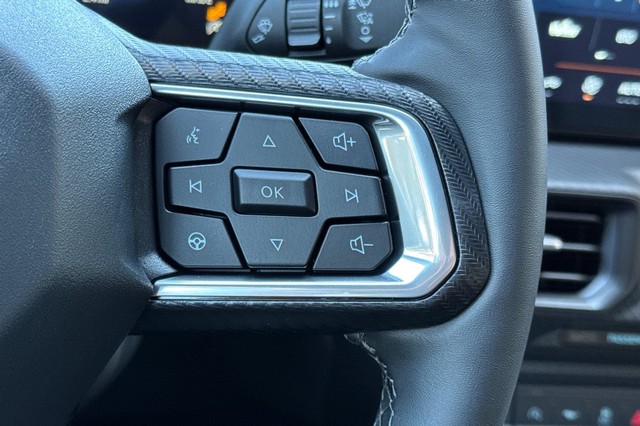 Ford Mustang Vehicle Full-screen Gallery Image 26