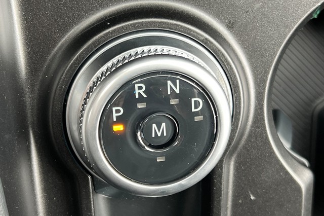 Ford Explorer Vehicle Full-screen Gallery Image 25