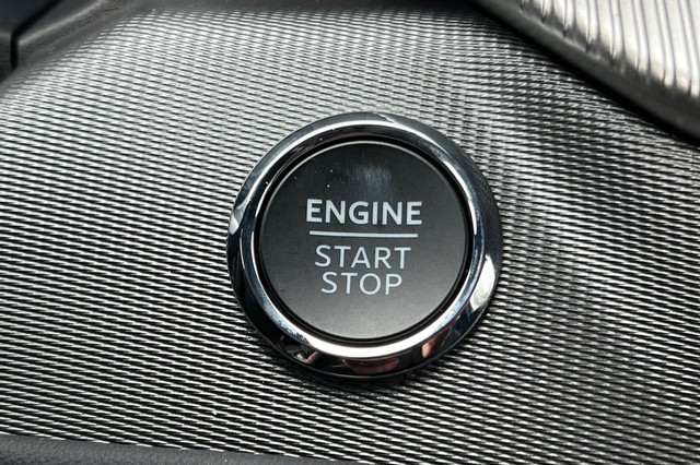 Ford Explorer Vehicle Full-screen Gallery Image 26