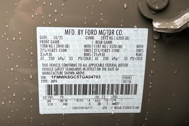 Ford Explorer Vehicle Full-screen Gallery Image 34