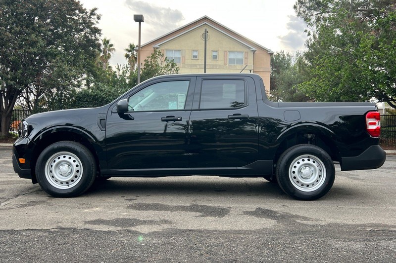 Ford Maverick Vehicle Full-screen Gallery Image 06