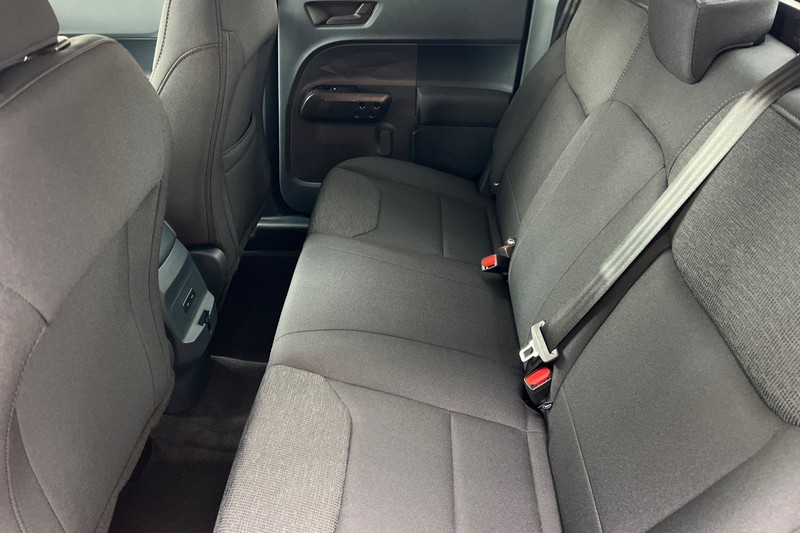 Ford Maverick Vehicle Full-screen Gallery Image 12