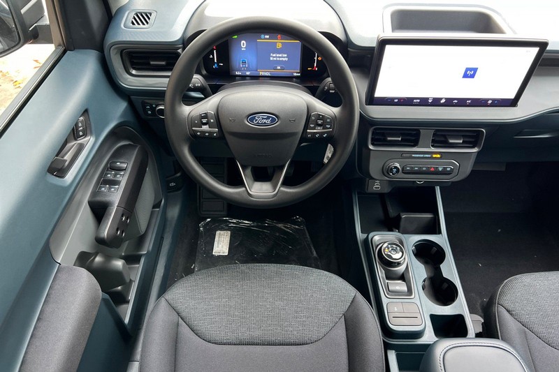 Ford Maverick Vehicle Full-screen Gallery Image 14