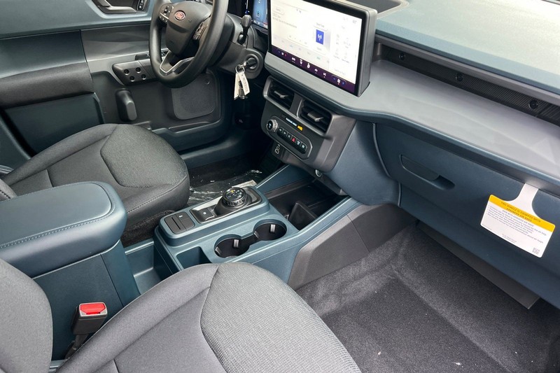 Ford Maverick Vehicle Full-screen Gallery Image 15