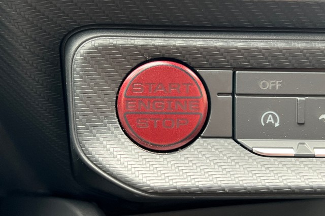 Ford Mustang Vehicle Full-screen Gallery Image 22