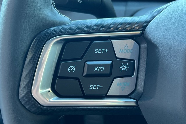 Ford Mustang Vehicle Full-screen Gallery Image 24