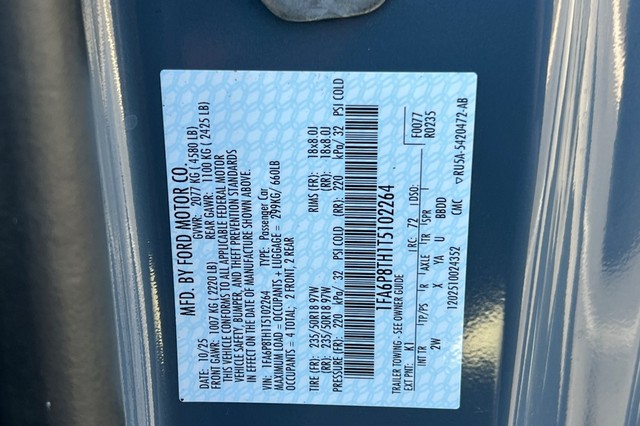 Ford Mustang Vehicle Full-screen Gallery Image 30