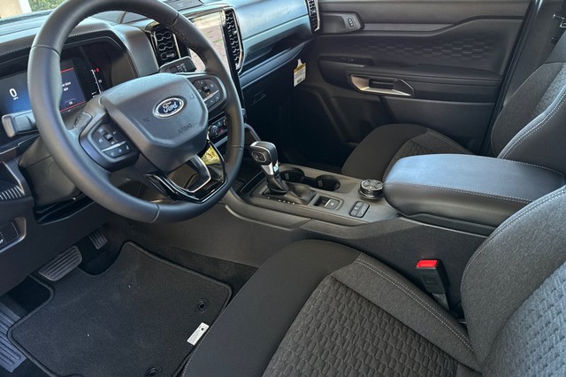 Ford Ranger Vehicle Full-screen Gallery Image 09