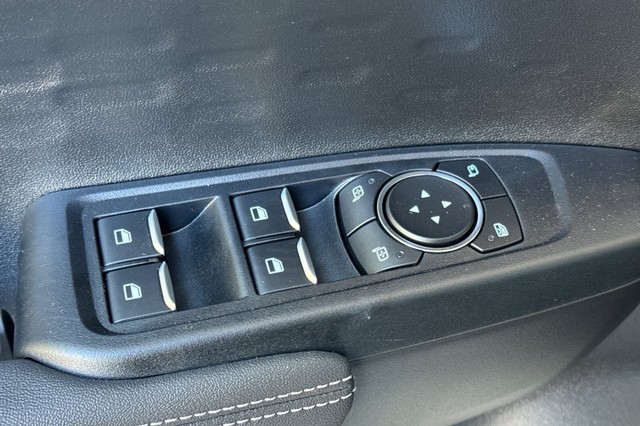 Ford Ranger Vehicle Full-screen Gallery Image 11