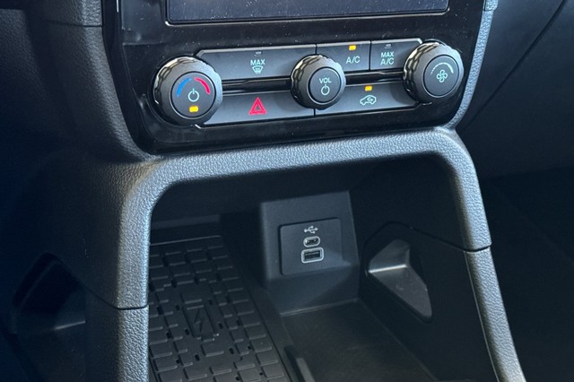 Ford Ranger Vehicle Full-screen Gallery Image 22