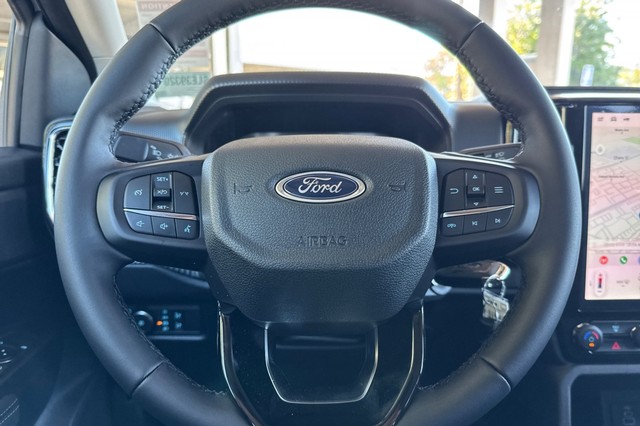 Ford Ranger Vehicle Full-screen Gallery Image 24