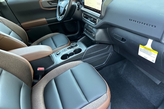 Ford Bronco Sport Vehicle Full-screen Gallery Image 17