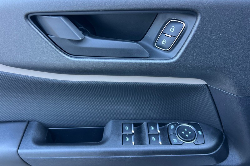 Ford Bronco Sport Vehicle Full-screen Gallery Image 10