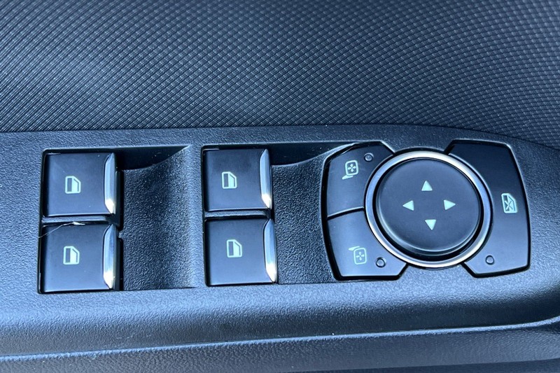 Ford Bronco Sport Vehicle Full-screen Gallery Image 11