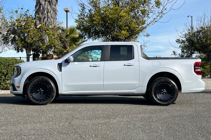 Ford Maverick Vehicle Full-screen Gallery Image 06