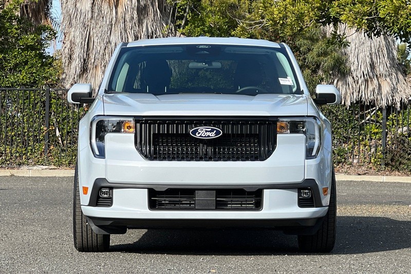 Ford Maverick Vehicle Full-screen Gallery Image 08