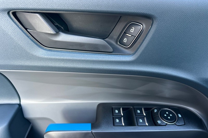 Ford Maverick Vehicle Full-screen Gallery Image 10