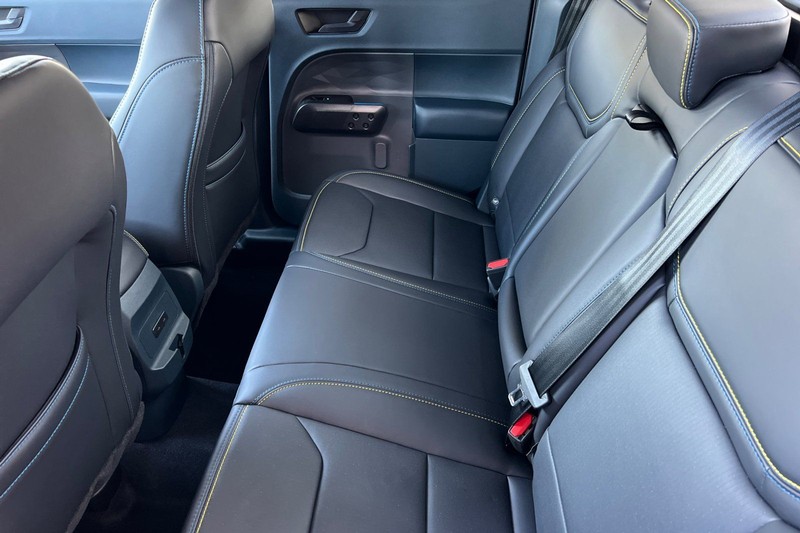 Ford Maverick Vehicle Full-screen Gallery Image 12