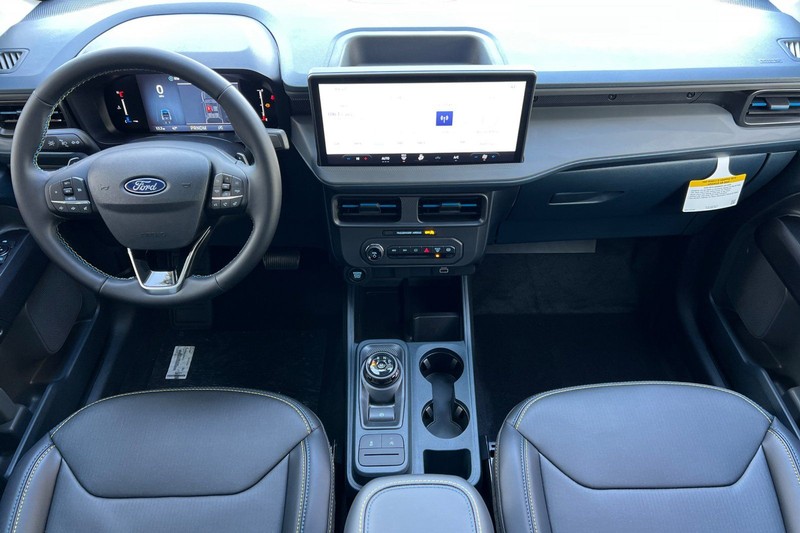 Ford Maverick Vehicle Full-screen Gallery Image 13