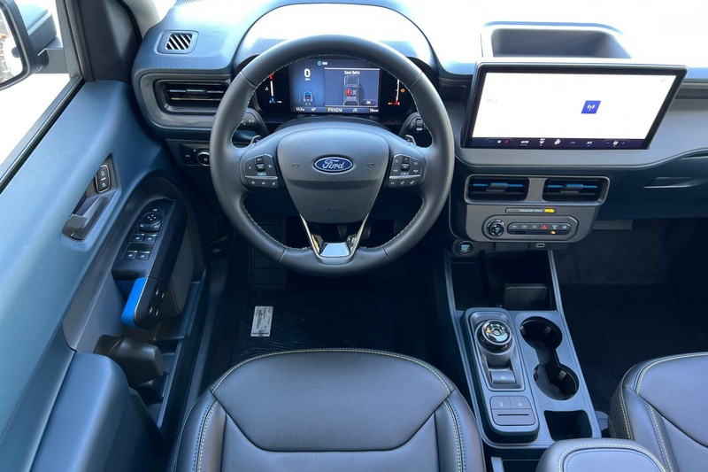 Ford Maverick Vehicle Full-screen Gallery Image 14