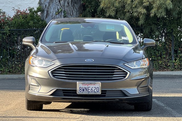 Ford Fusion Hybrid Vehicle Full-screen Gallery Image 08