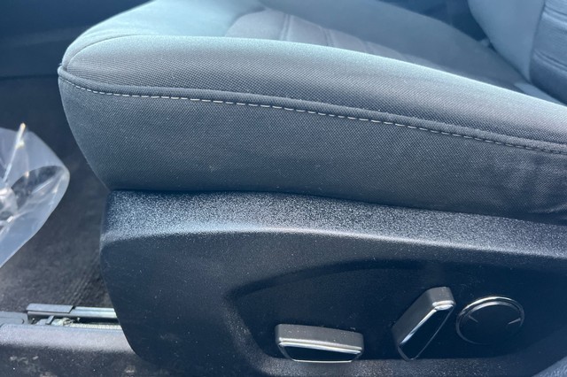 Ford Fusion Hybrid Vehicle Full-screen Gallery Image 12