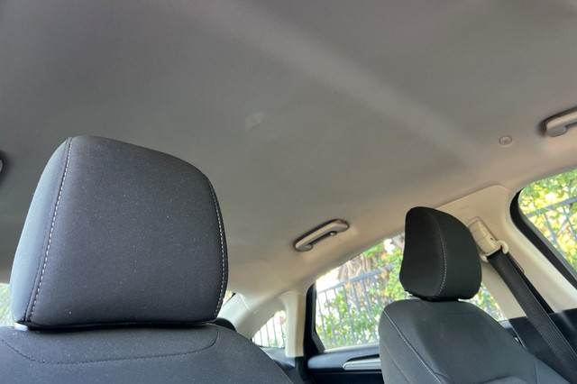 Ford Fusion Hybrid Vehicle Full-screen Gallery Image 18