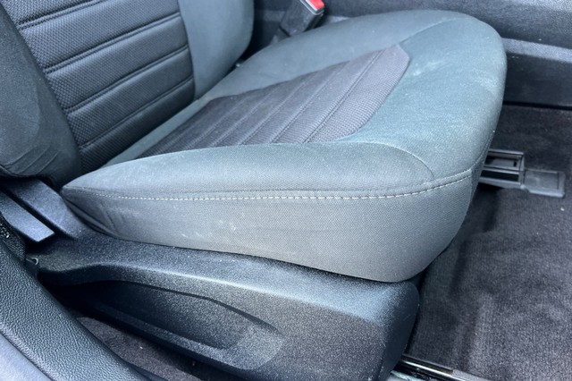 Ford Fusion Hybrid Vehicle Full-screen Gallery Image 21