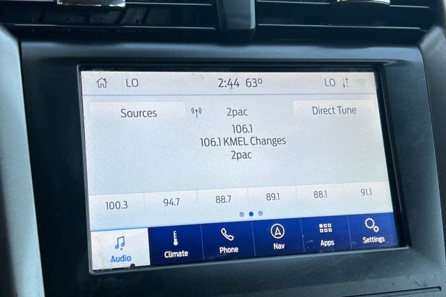 Ford Fusion Hybrid Vehicle Full-screen Gallery Image 23