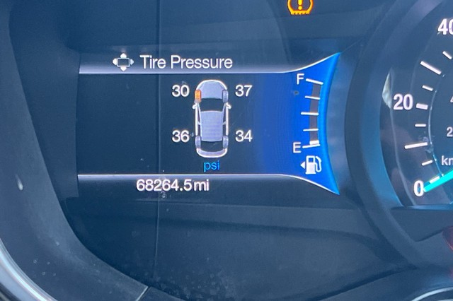 Ford Fusion Hybrid Vehicle Full-screen Gallery Image 38